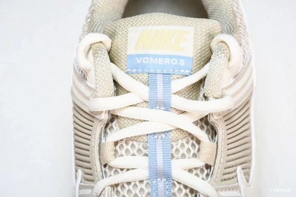 Nike Vomero  Zoom Oatmeal FB8825-111  5 0819